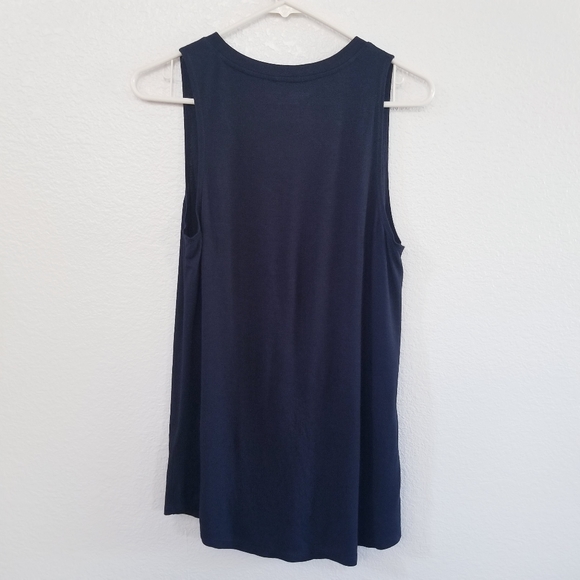 Rebel Sky Black V-Neck Tank Size Medium - Picture 2 of 6